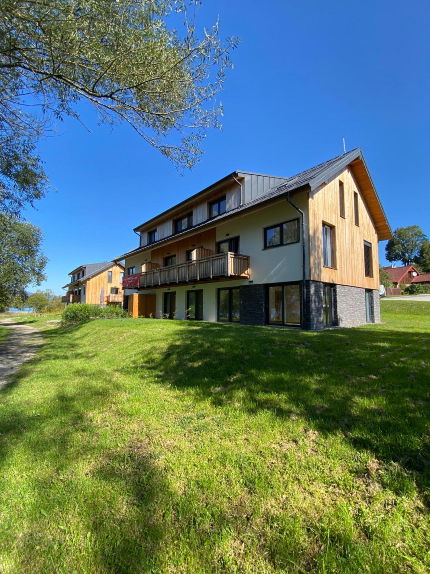 Černá v Pošumaví Apartman Na Brehu Lipna מראה חיצוני תמונה