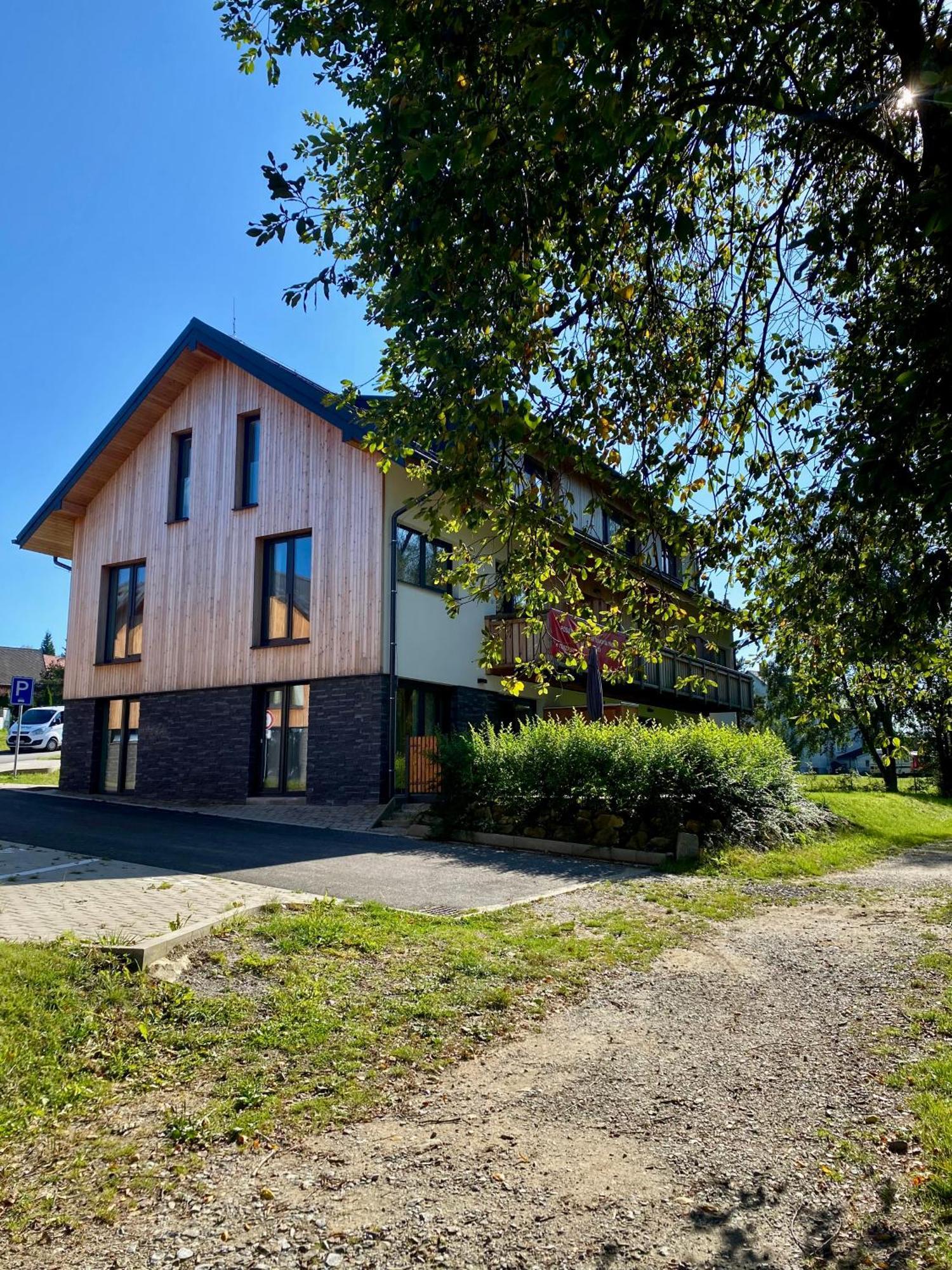 Černá v Pošumaví Apartman Na Brehu Lipna מראה חיצוני תמונה